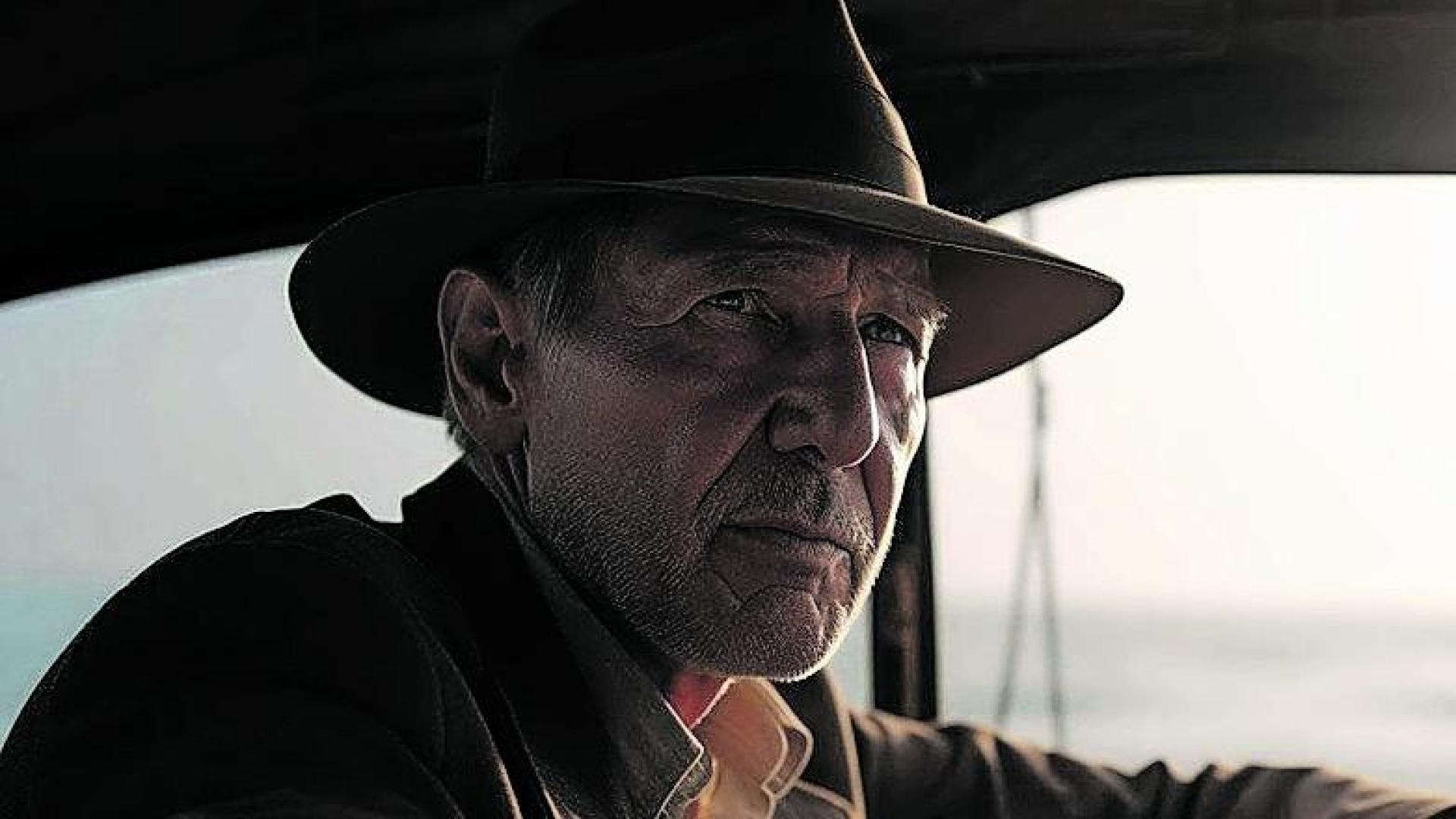 Harrison Ford, con el atuendo que lo hizo famoso como Indiana Jones