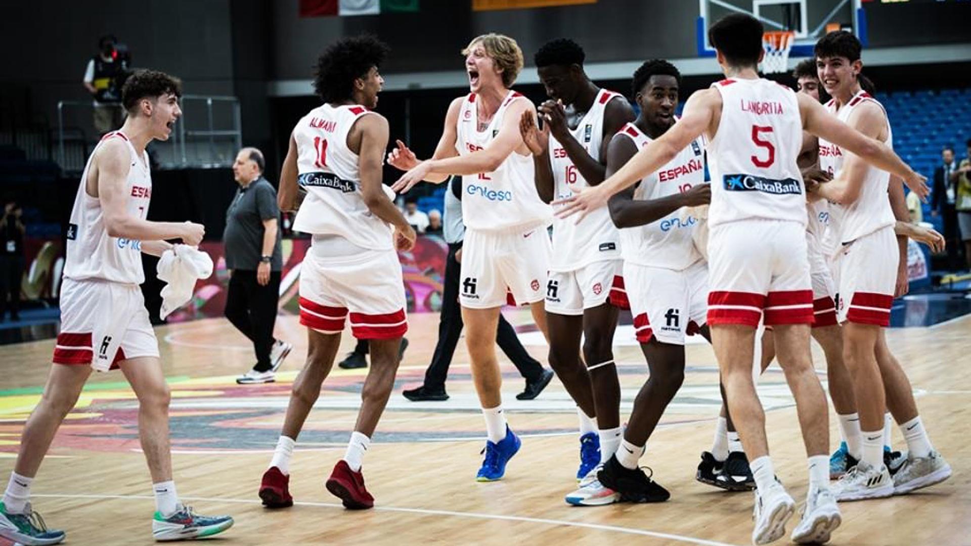 La selección española de baloncesto celebra la victoria en la final del Mundial sub-19.
FEB
02/07/2023