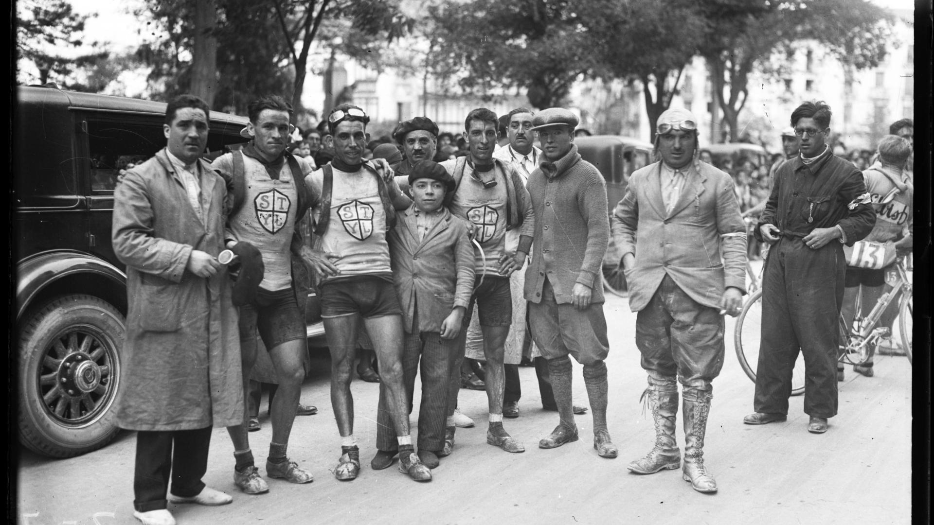 Una imagen de un grupo ciclista en Pamplona.