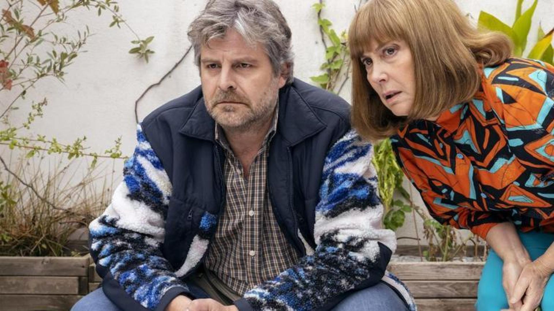 Raúl Cimas y Marta Fernández Muro, en una escena de la serie 'Poquita fe'