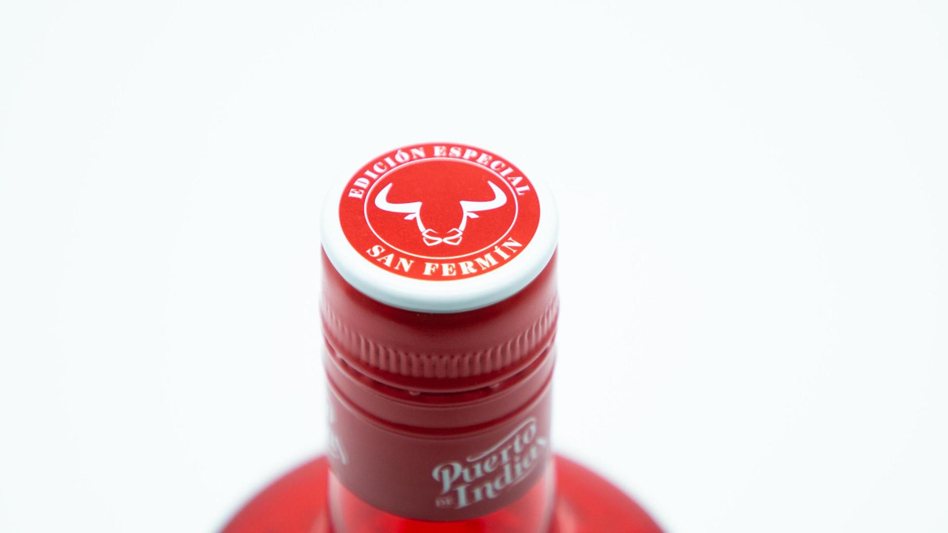 Detalle del tapón de la botella de la ginebra que homenajea a los Sanfermines