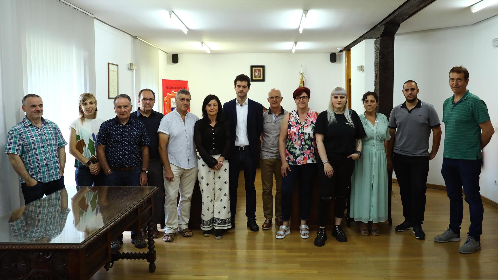 Imagen de la nueva corporación municipal de Alsasua, el día de su constitución.
