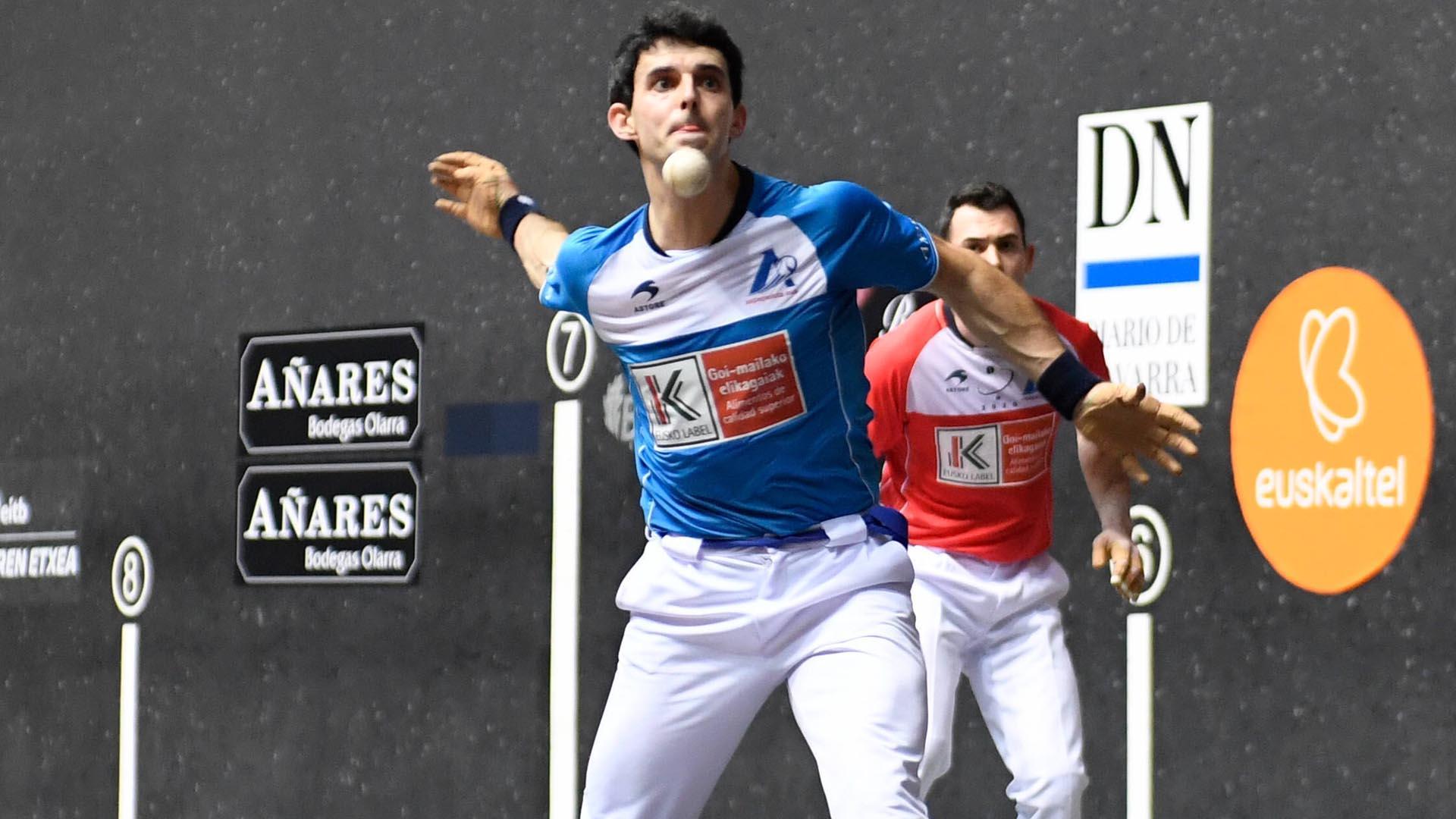 Jokin Altuna y Erik Jaka, en un partido anterior