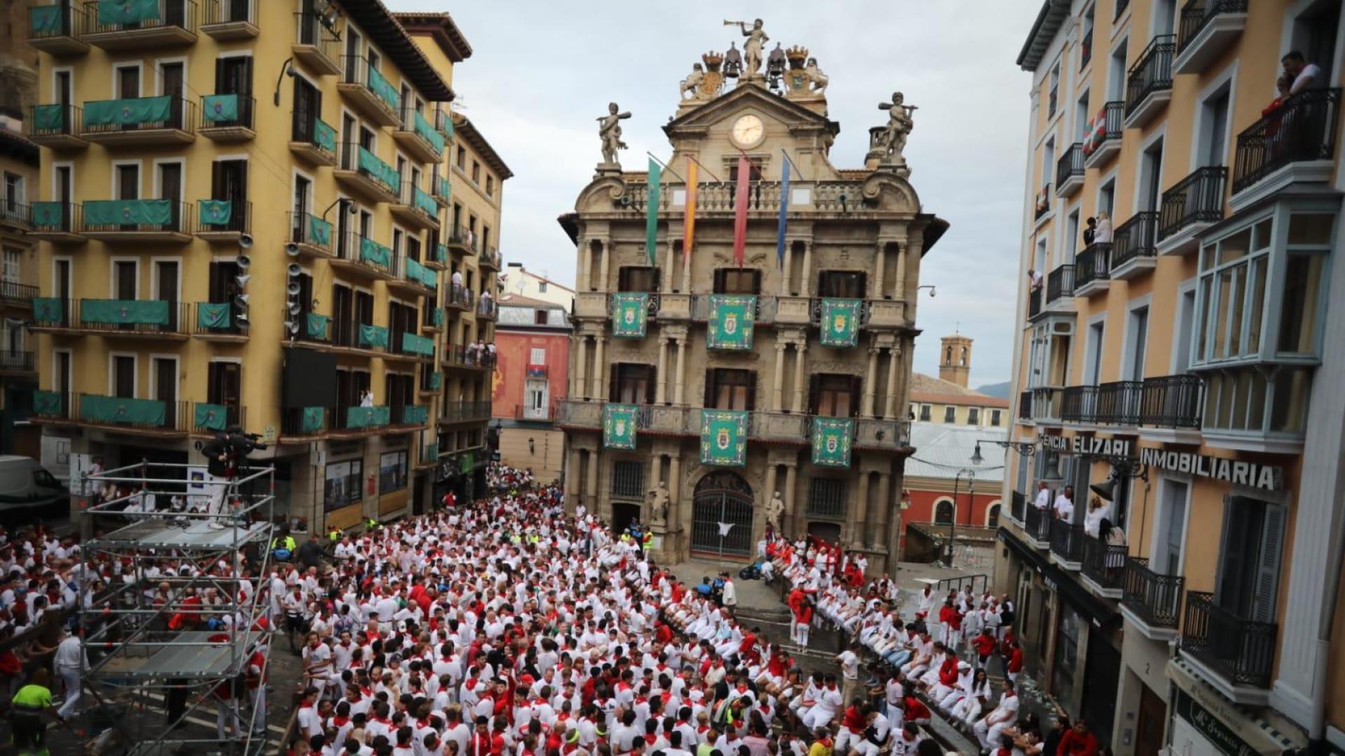 Los corredores, ya en la Plaza Consistorial
