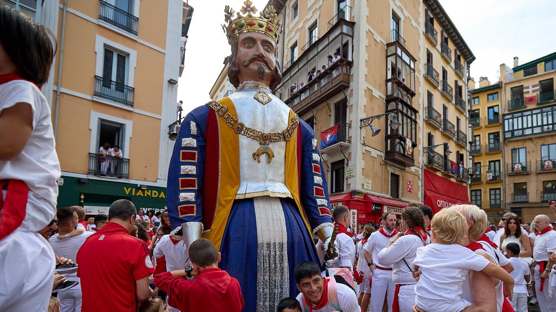 Foto de la comparsa de gigantes y cabezudos de San Fermín este viernes 7 de julio de 2023./