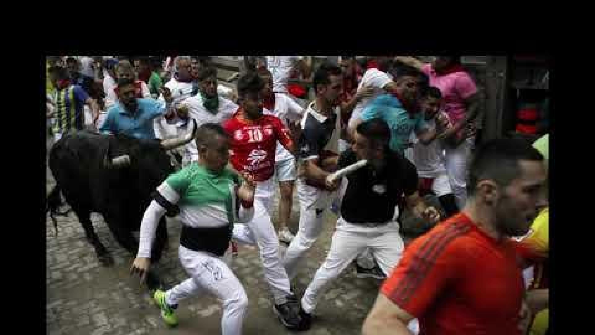 El sonido ambiente, la tensión de la carrera... todo grabado desde la óptica del fotógrafo de Diario de Navarra Iván Benítez en el encierro de Pamplona