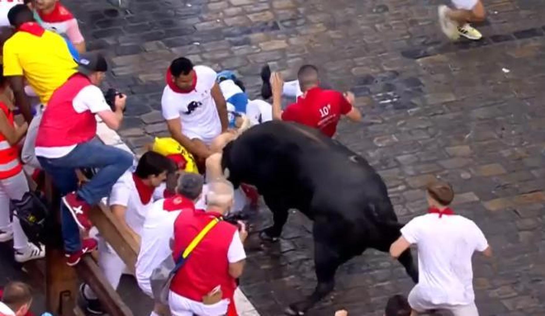 A runner was gored at Telefónica during the third Running of the Bulls in San Fermín