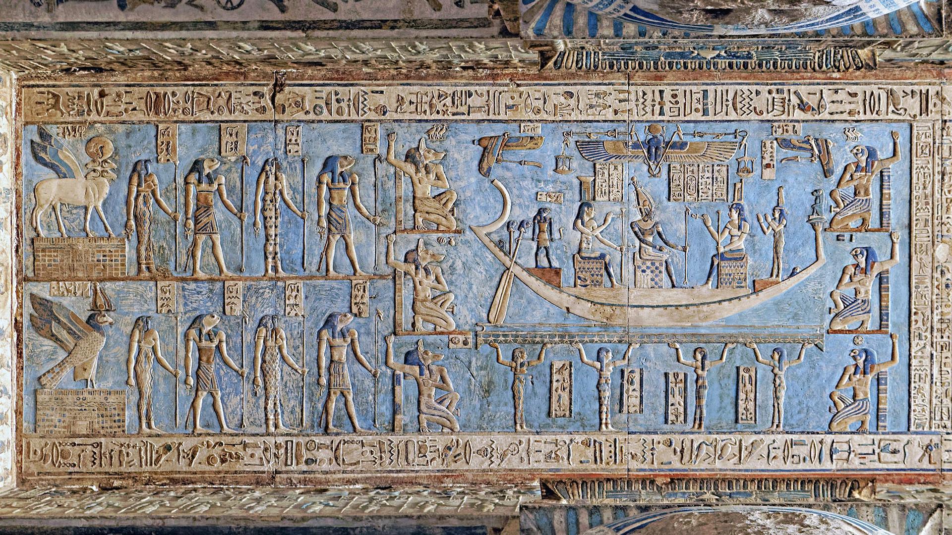 Techo con motivos astronómicos en el templo de Dendera, en Egipto