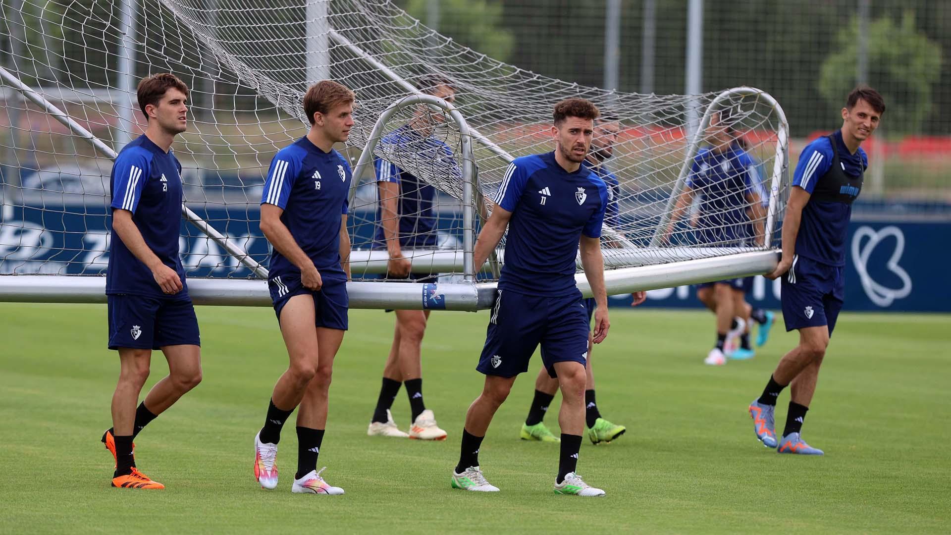 Los rojillos, este miércoles durante el entrenamiento en Tajonar