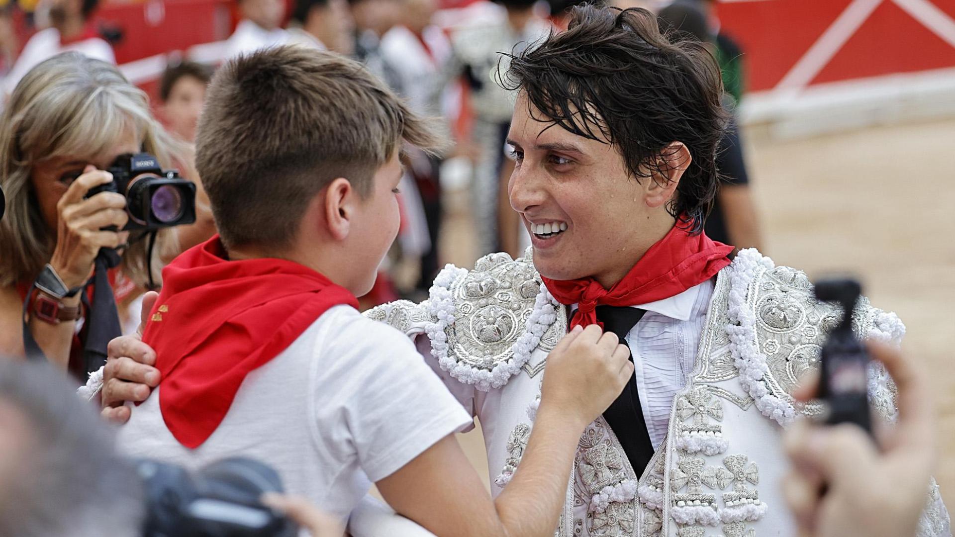 Roca Rey y Sergio, en la plaza de toros de Pamplona el pasado 11 de julio