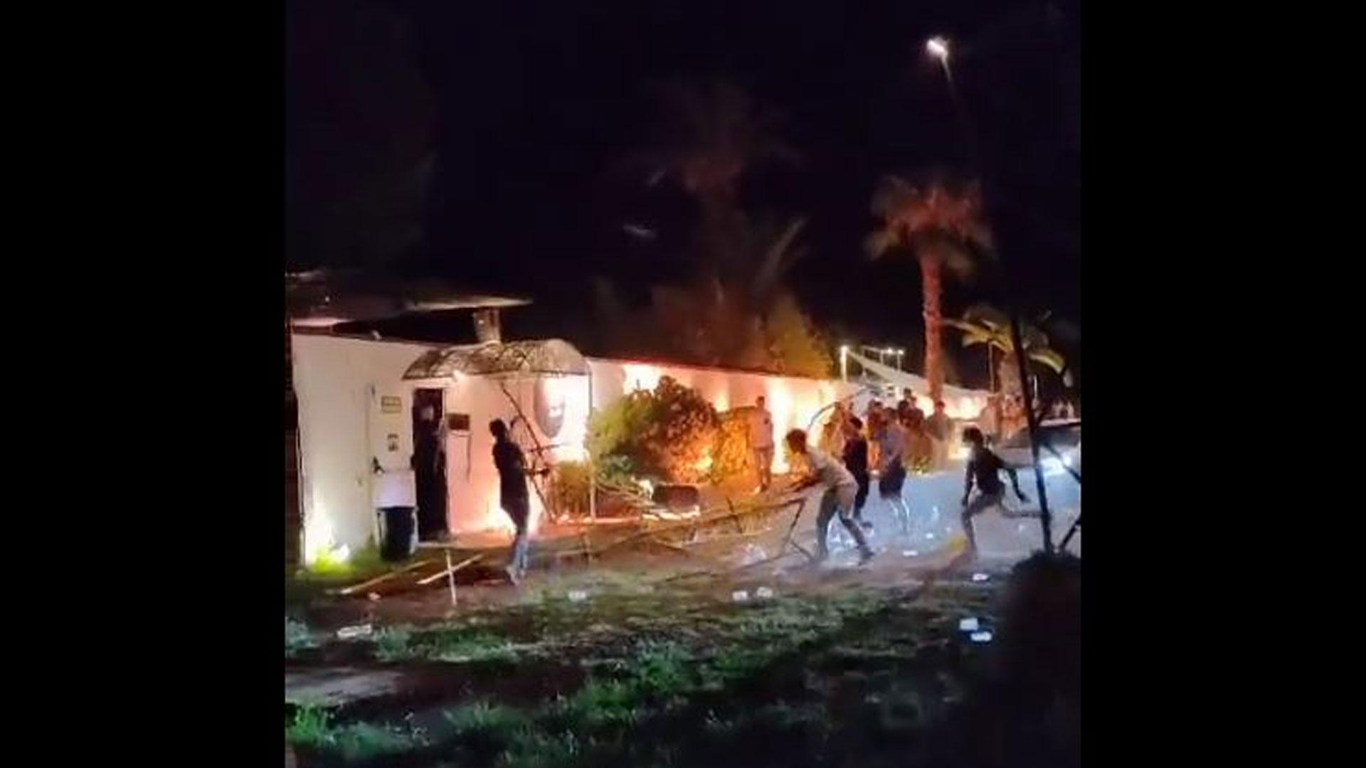 Batalla campal a las puertas una discoteca de Palafrugell