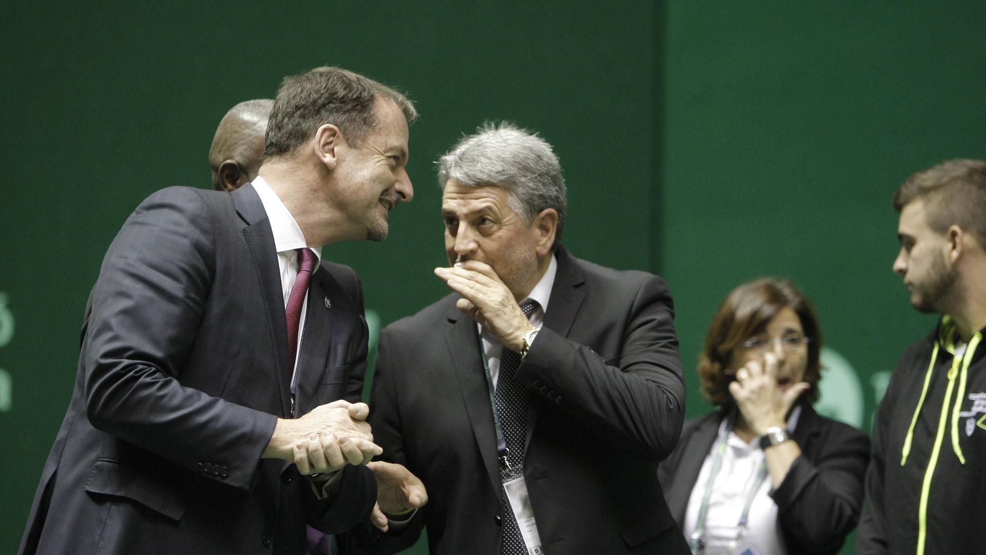Xavier Cazaubon, presidente de la FIPV, y Julián García, pte. de la FEPelota, en el Mundial de Barcelona 2018