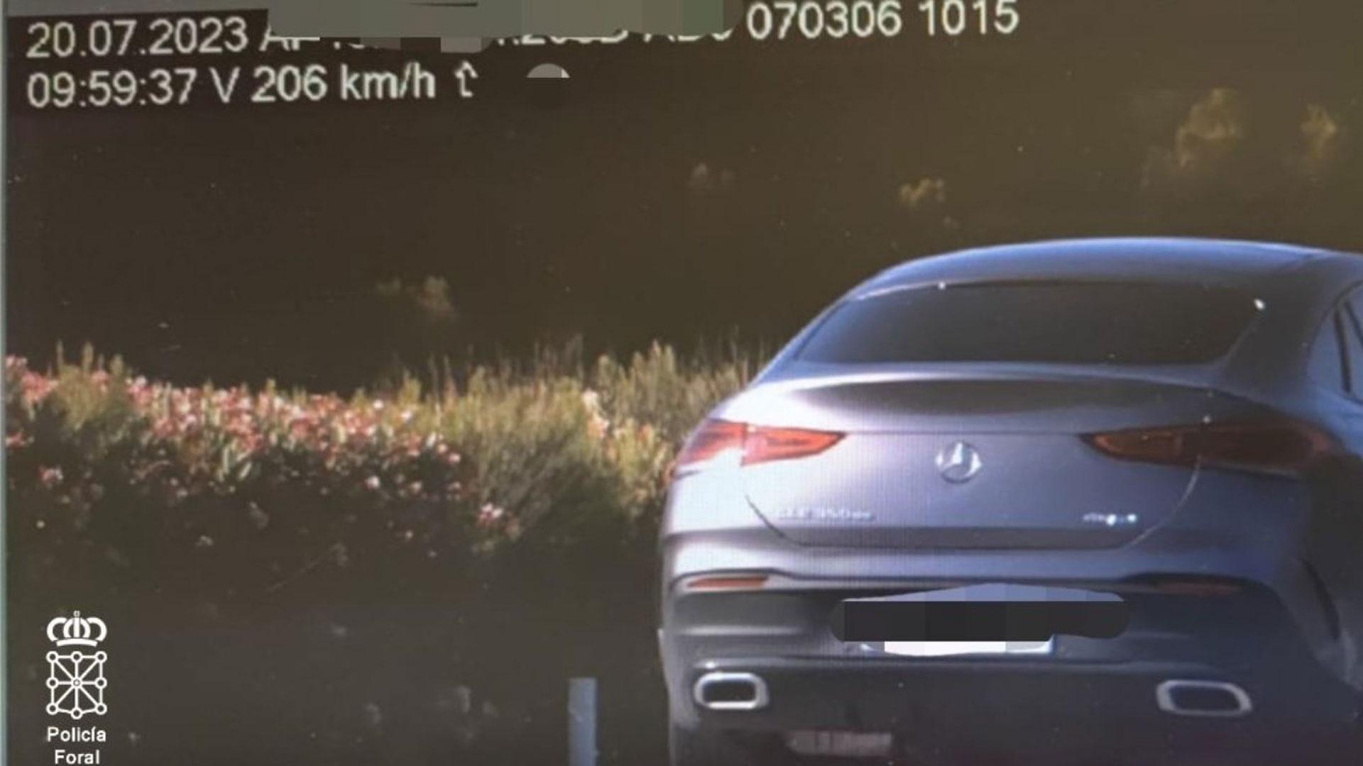 Policía Foral denuncia a un conductor de 73 años que circulaba a 206 km/h