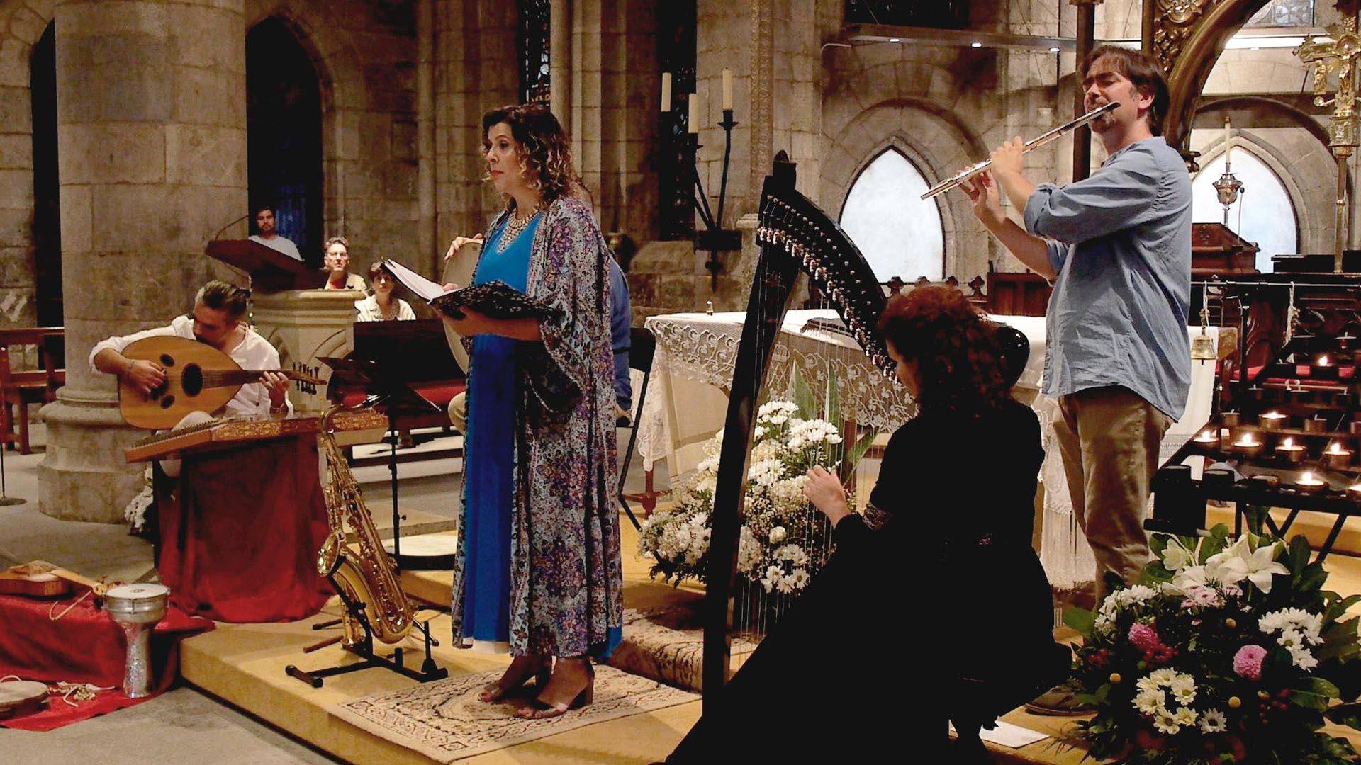 Un momento de un concierto de Zorongo en Roncesvalles, que esta semana actuará en Los Arcos y Zabaldika