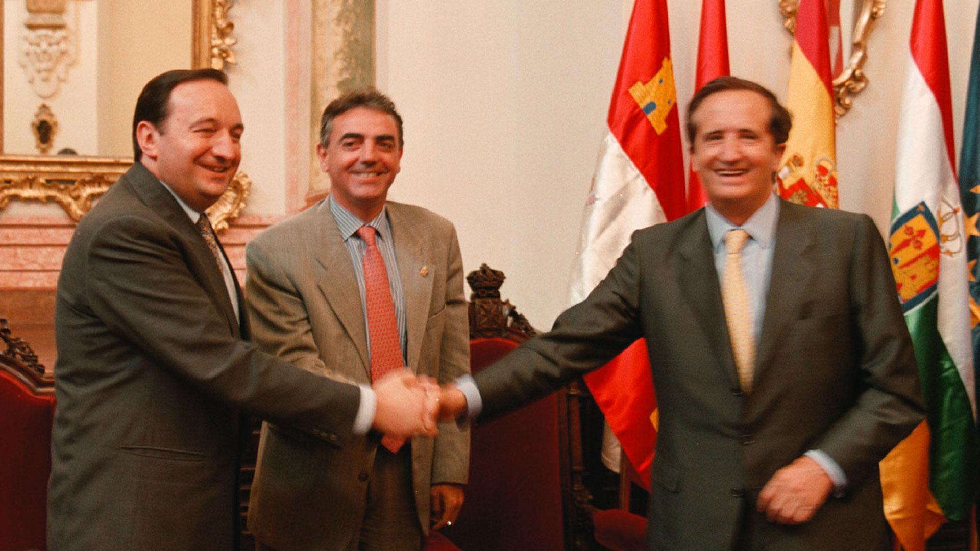 Pedro Sanz, Miguel Sanz y Juan José Lucas en Fitero en 1998