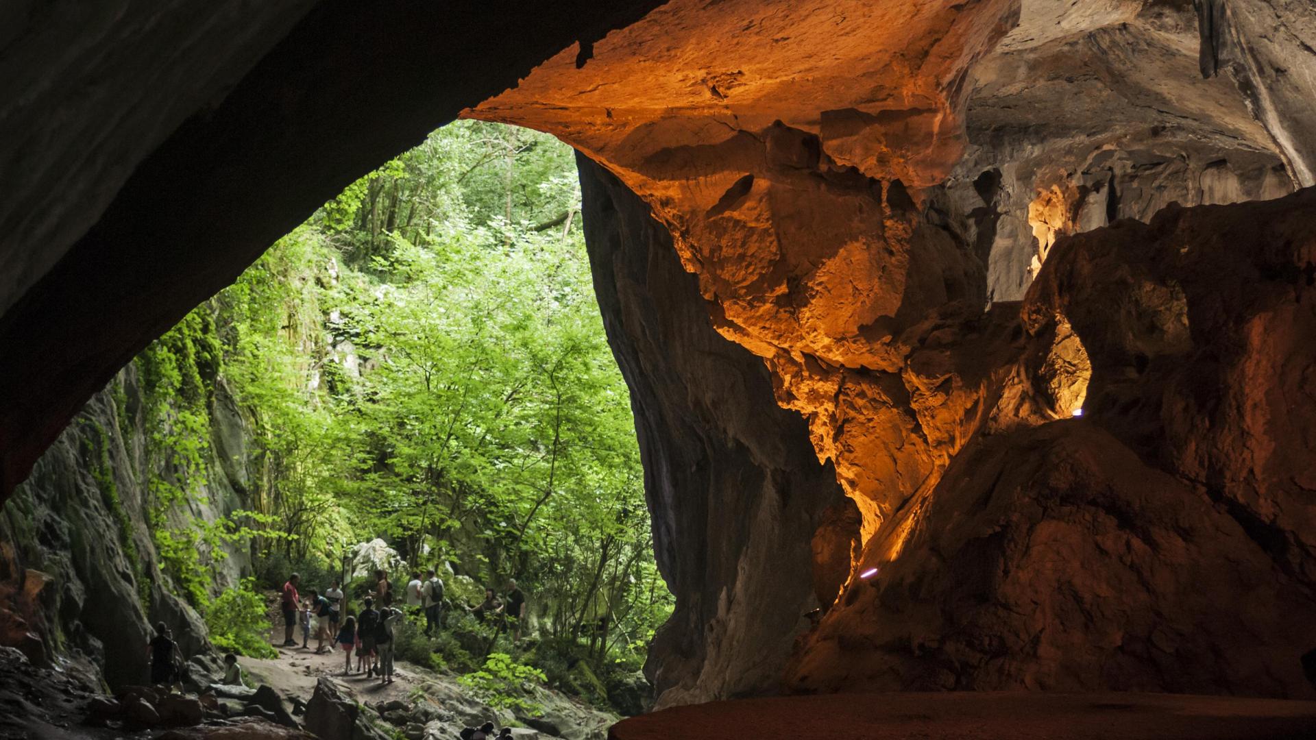AUTOR: LUIS CARMONA.
FECHA: 07 - 08 - 2015. 
LUGAR: ZUGARRAMURDI, CUEVA.
PERSONA: .
TEMA: REPORTAJE ESCENARIOS DE LA PELÍCULA 'LAS BRUJAS DE ZUGARRAMURDI', CON AHINOA AGIRRE.