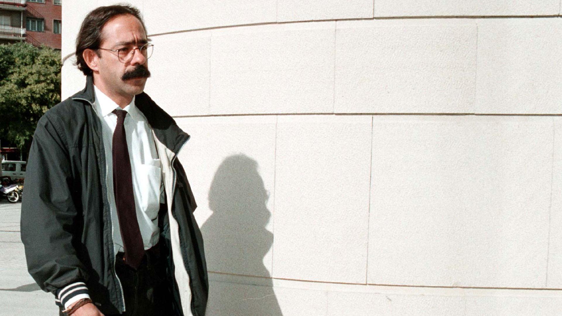 Javier Asiáin, abogado defensor de Gabriel Urralburu, al llegar al edificio de la Audiencia Provincial
