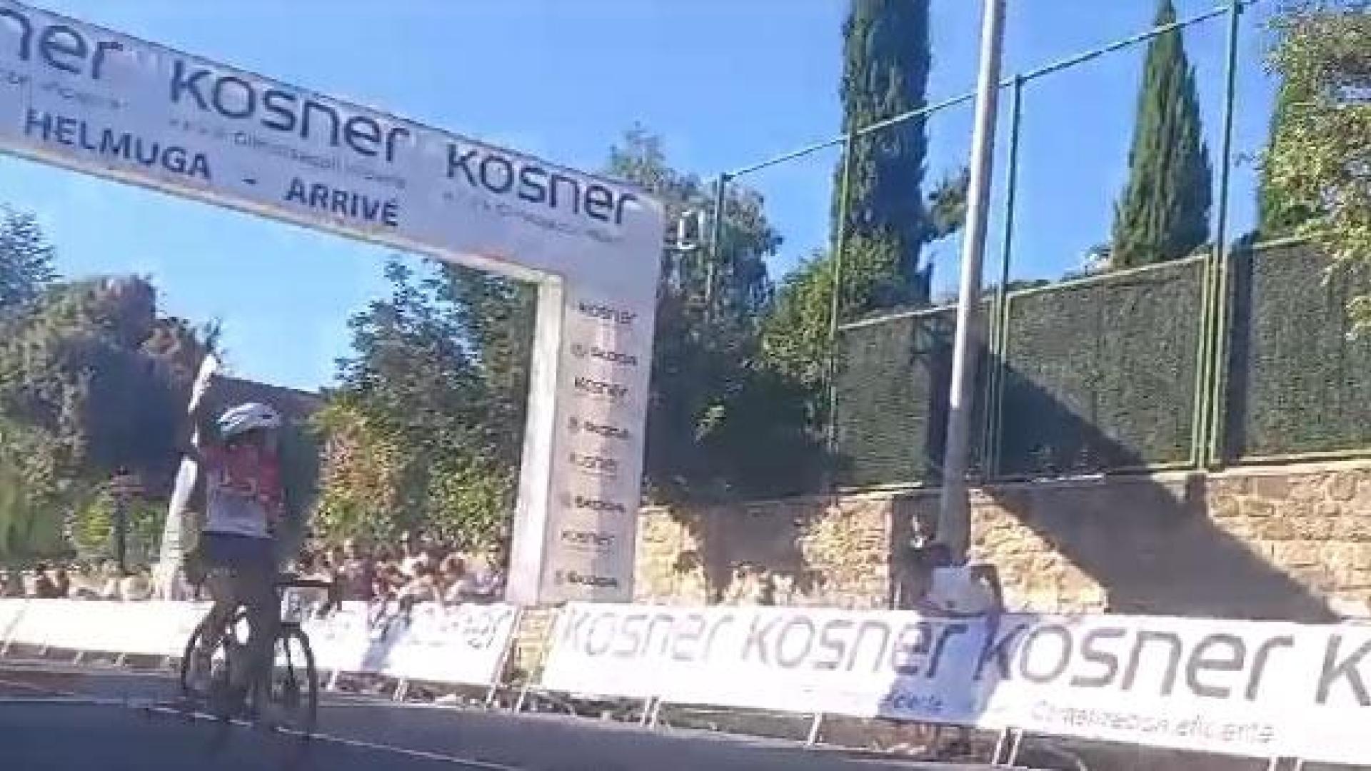 La ciclista del equipo Ecológicos Navarra ha ganado en el esprint al grupo de veinte ciclistas que llegó en cabeza a la meta de Mutilva