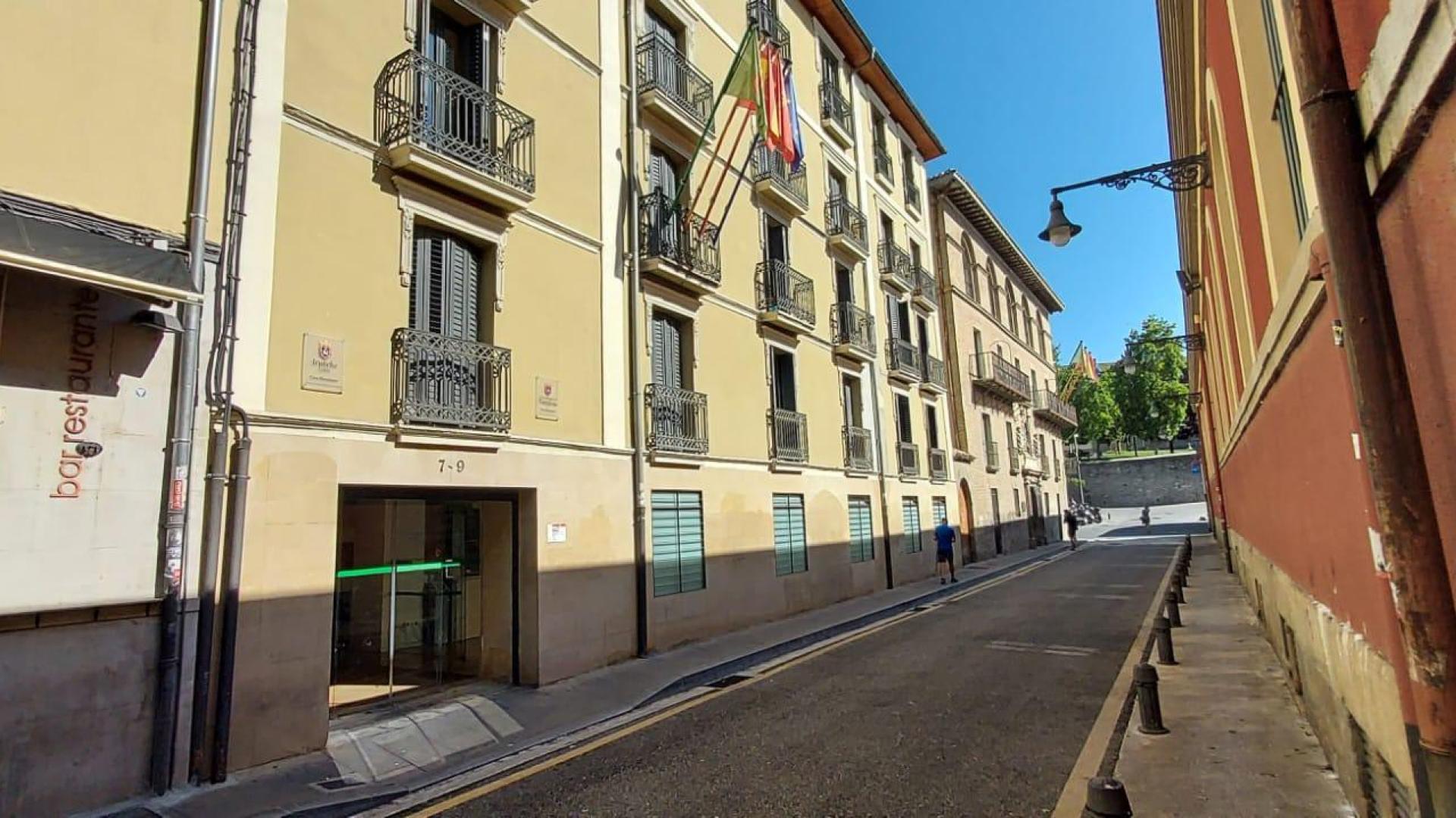 la oficina de Tesorería del Ayuntamiento de Pamplona este jueves, en la calle Mercado.