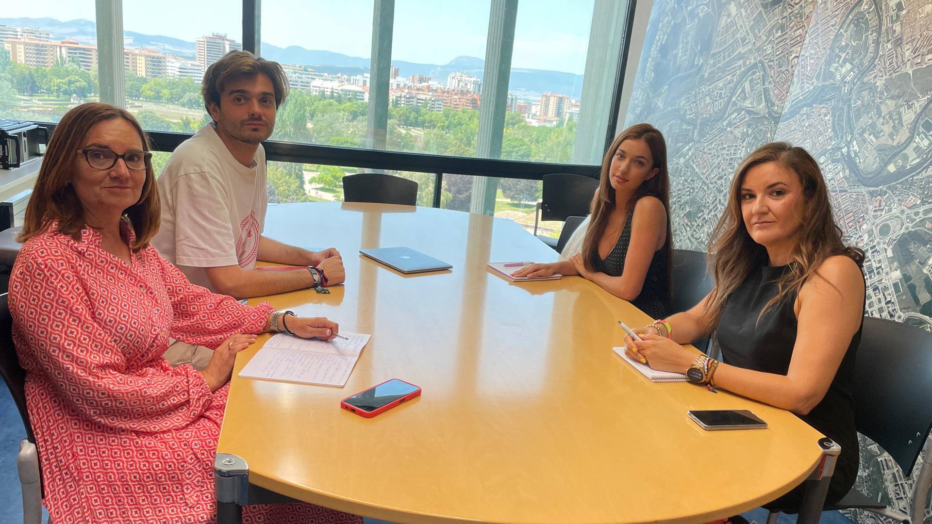 Los ediles Zozaya y Silgado, en la reunión con la asociación