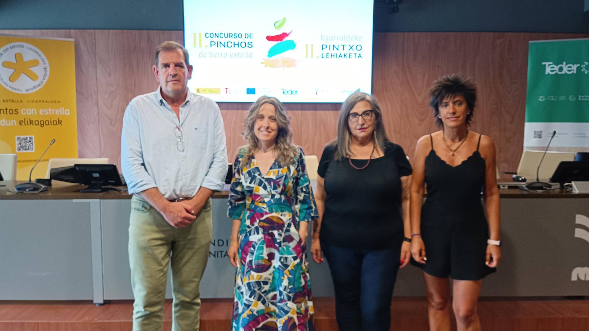 Desde la izda., íñigo Nagore, Leire Zalduendo, Carmen Puerta y Marian Ganuza en la presentación del concurso de pinchos