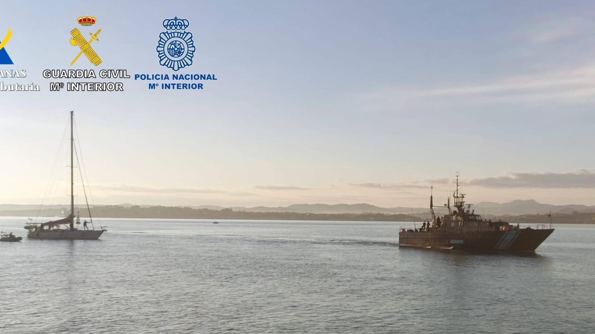 Velero interceptado con dos toneladas de cocaína en aguas internacionales colindantes a la costa de Santander