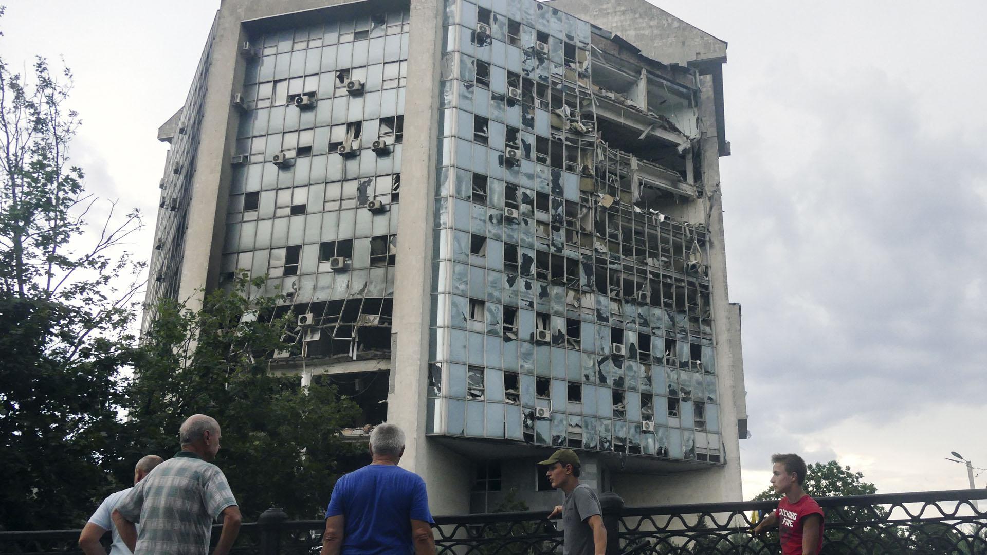 Edificio dañado en un ataque con drones rusos en la región ucraniana de Odesa