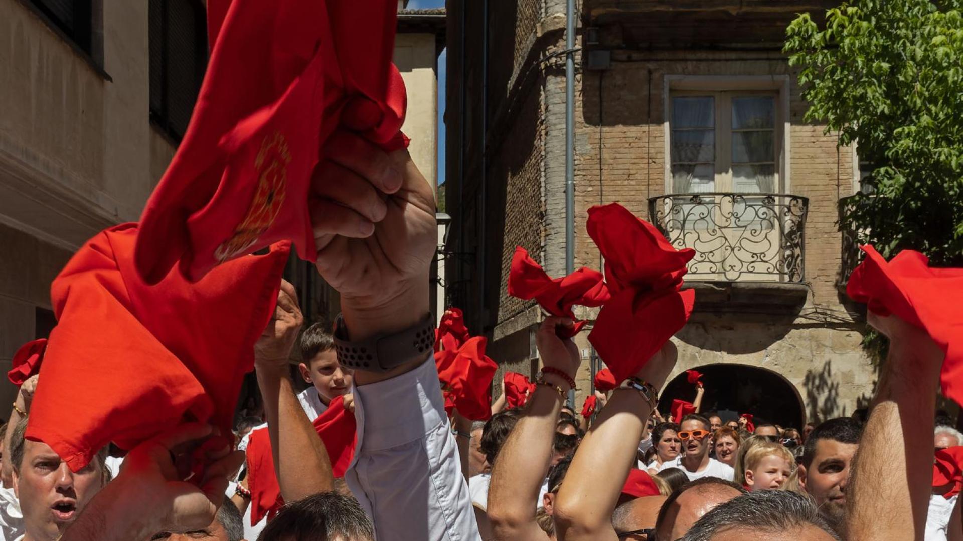 Fotos de la Pañuelada masculina de las fiestas de Estella./Montxo A.G.