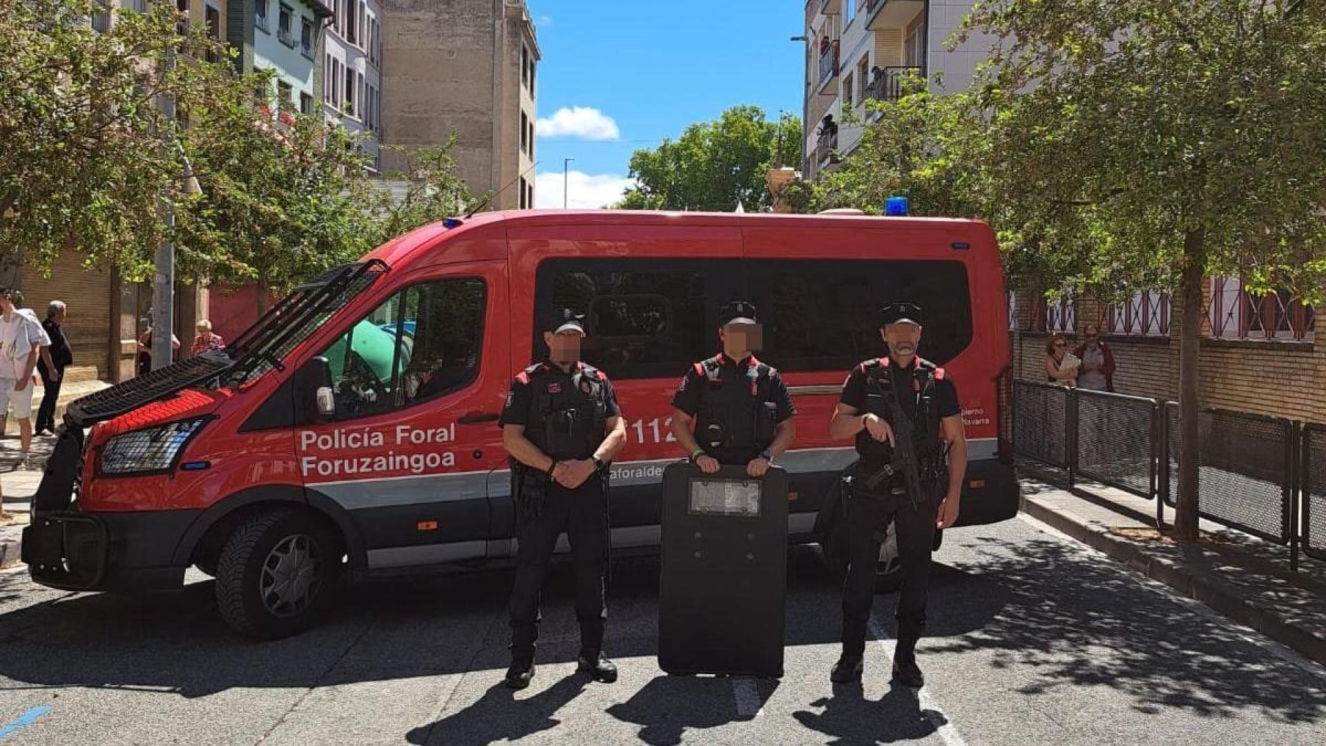 Agentes de la Policía Foral desplegado en fiestas de Estella