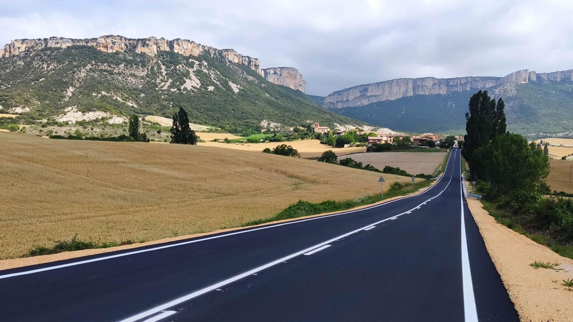 Vista de la carretera NA 7310, una vez finalizadas las obras de renovación