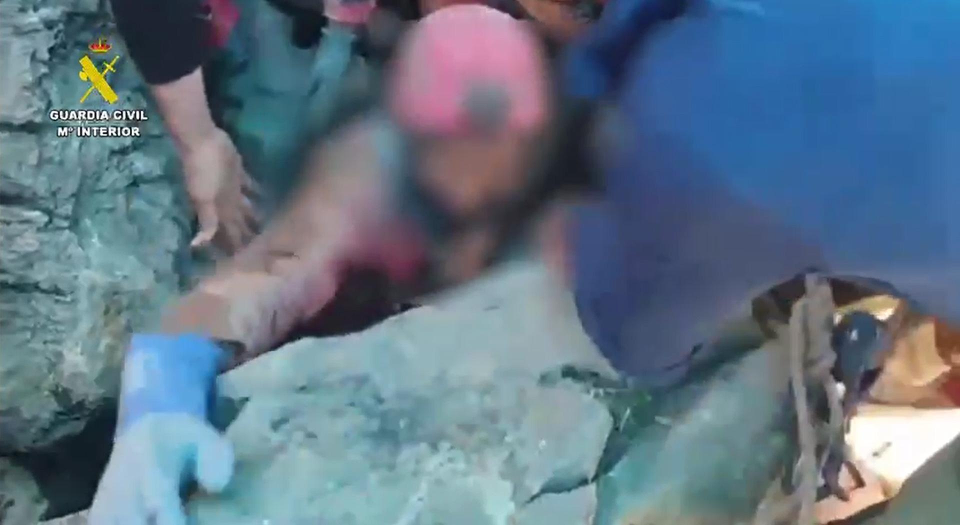 En las labores de rescate, han participado 50 guardias civiles y 21 socorristas del Espeleosocorro Aragonés en apoyo.