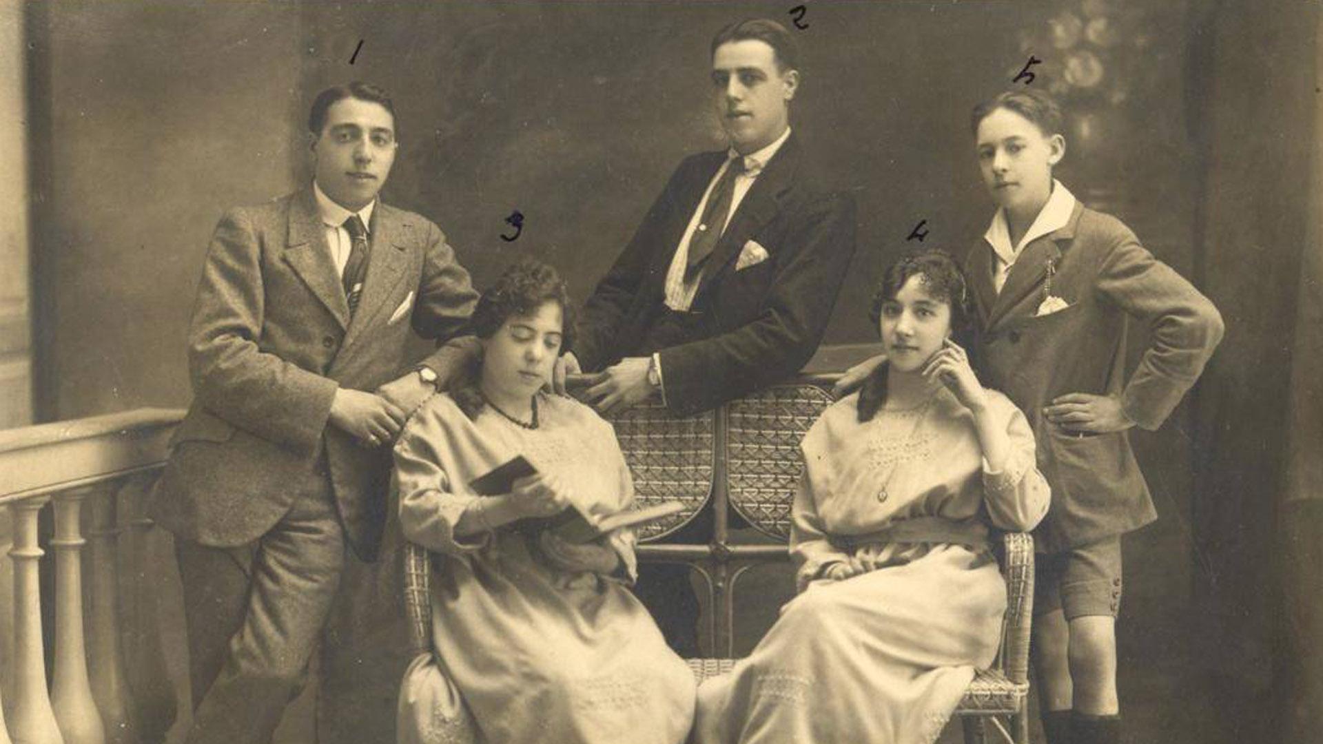Pablo, Gabino, José, Dominica y Pascuala, hijos de Eugenio Roch