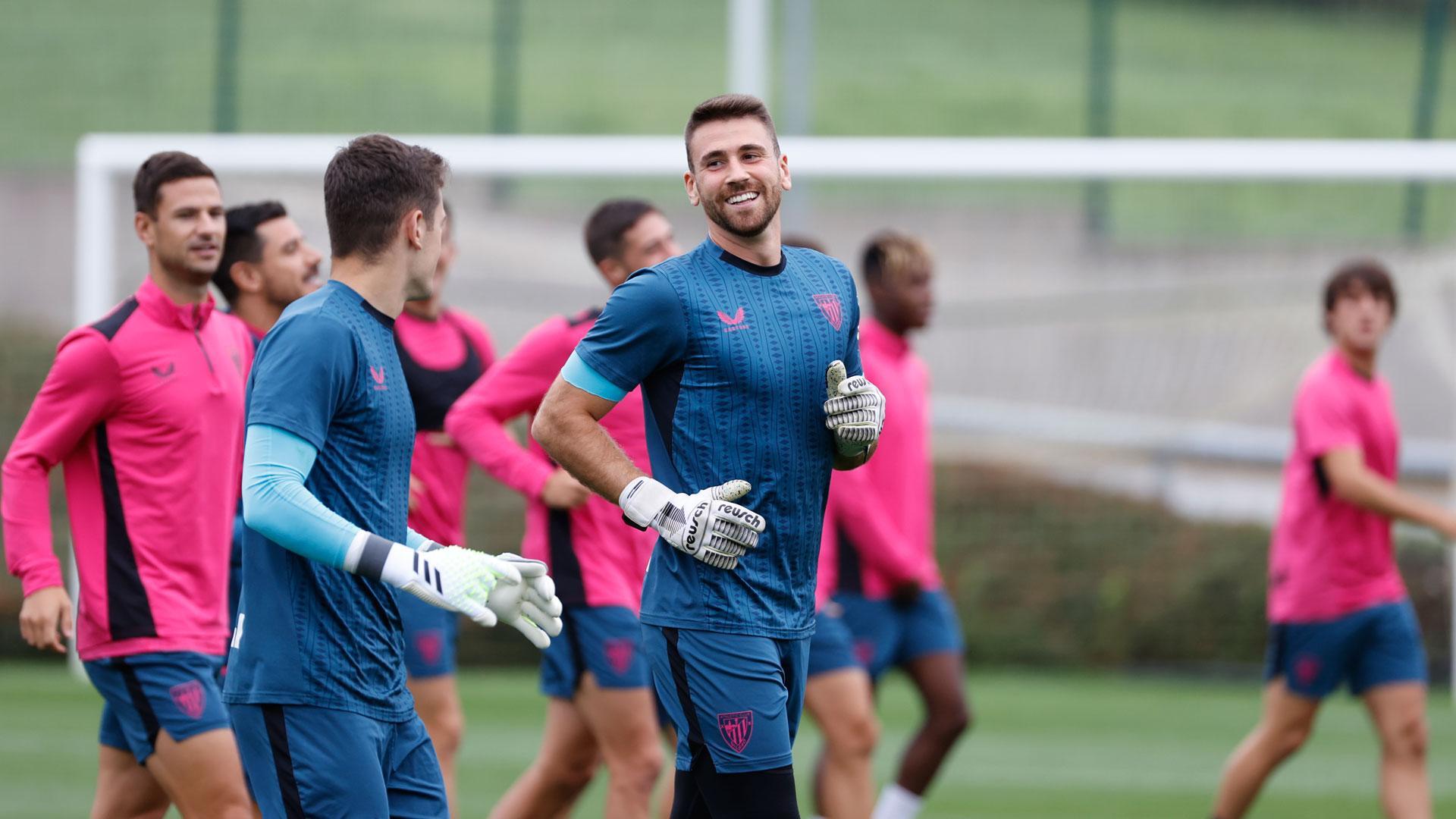 Unai Simón durante el último entrenamiento con el Athletic Club