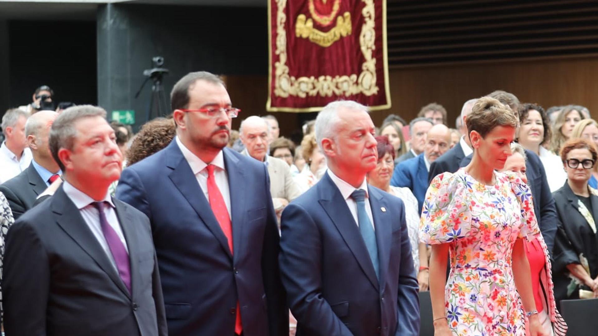 García-Page ha acudido a Pamplona a la investidura de María Chivite