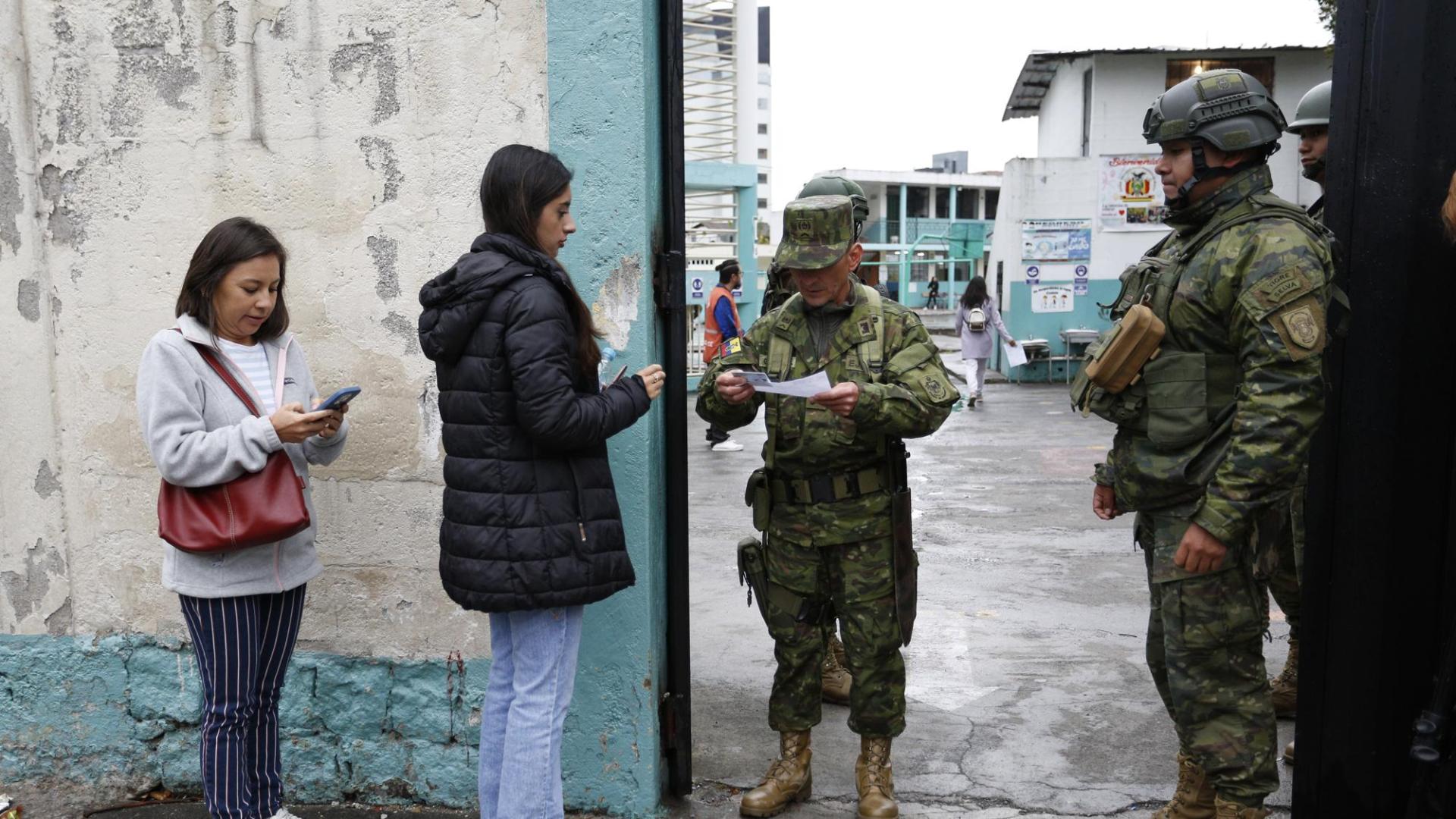 Centro de votación en Quito
