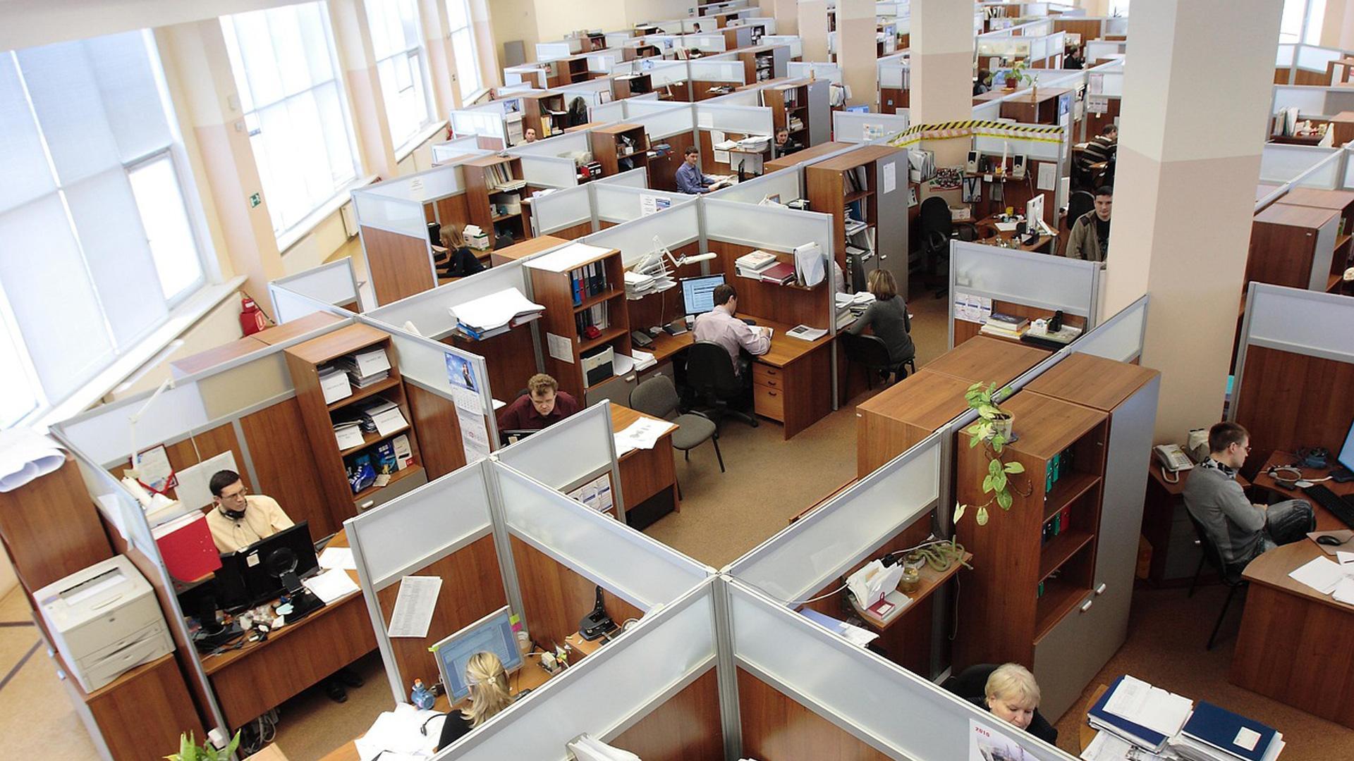 La brecha entre los salarios europeos se reduce desde 2010
