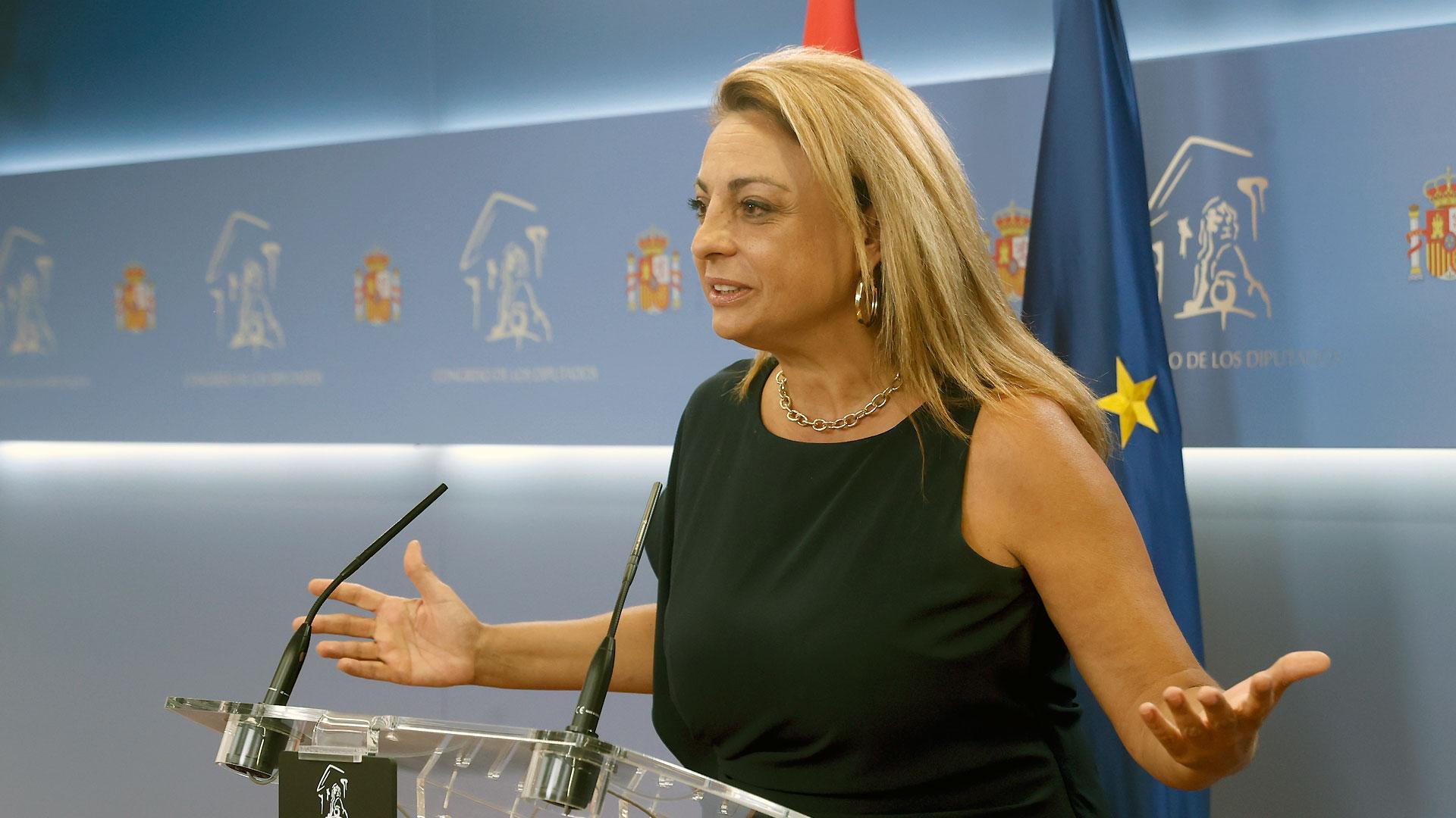 La representante de Coalición Canaria (CC) en el Congreso, Cristina Valido, atiende a los medios de comunicación tras su reunión con el Rey