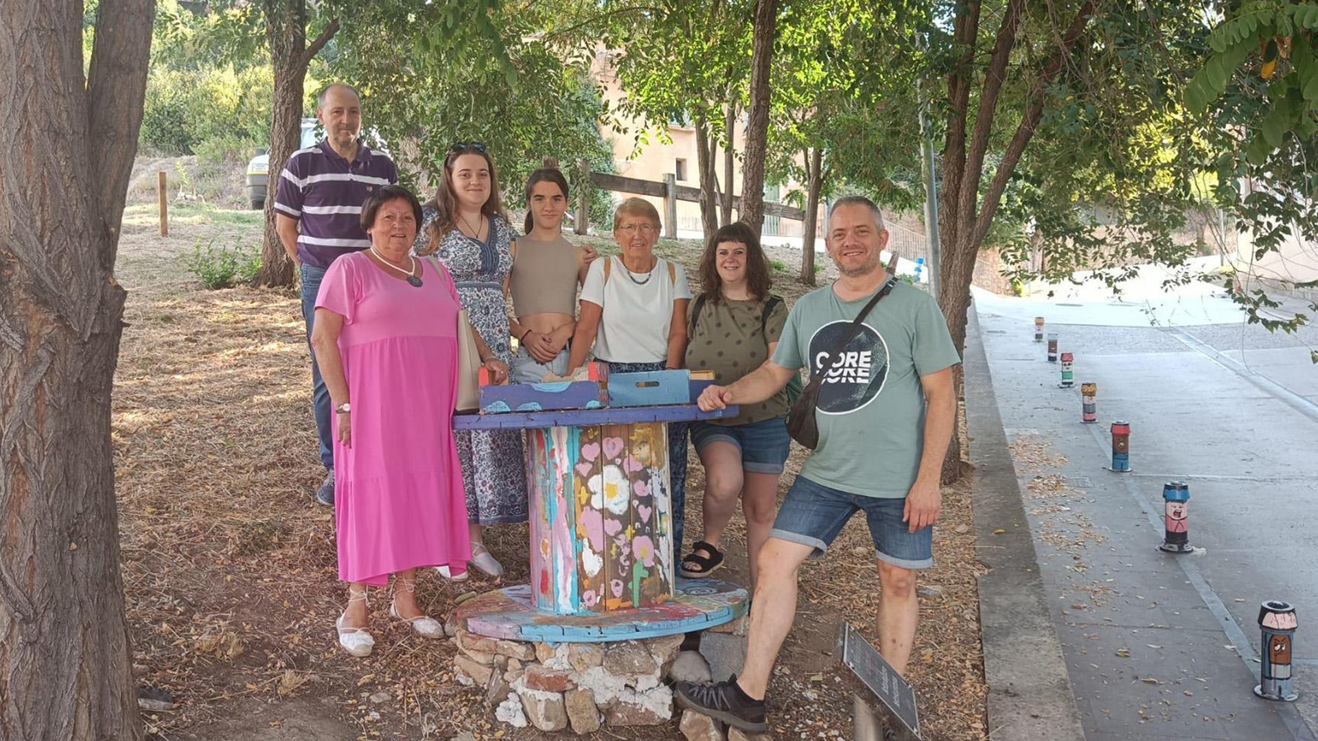 Desde la  izda., Julio Ruiz, Chus Amillano, Judith San Félix, Nico San Félix, Txaro San Martín, Beatriz Fernández y Jesús San Félix en Estella