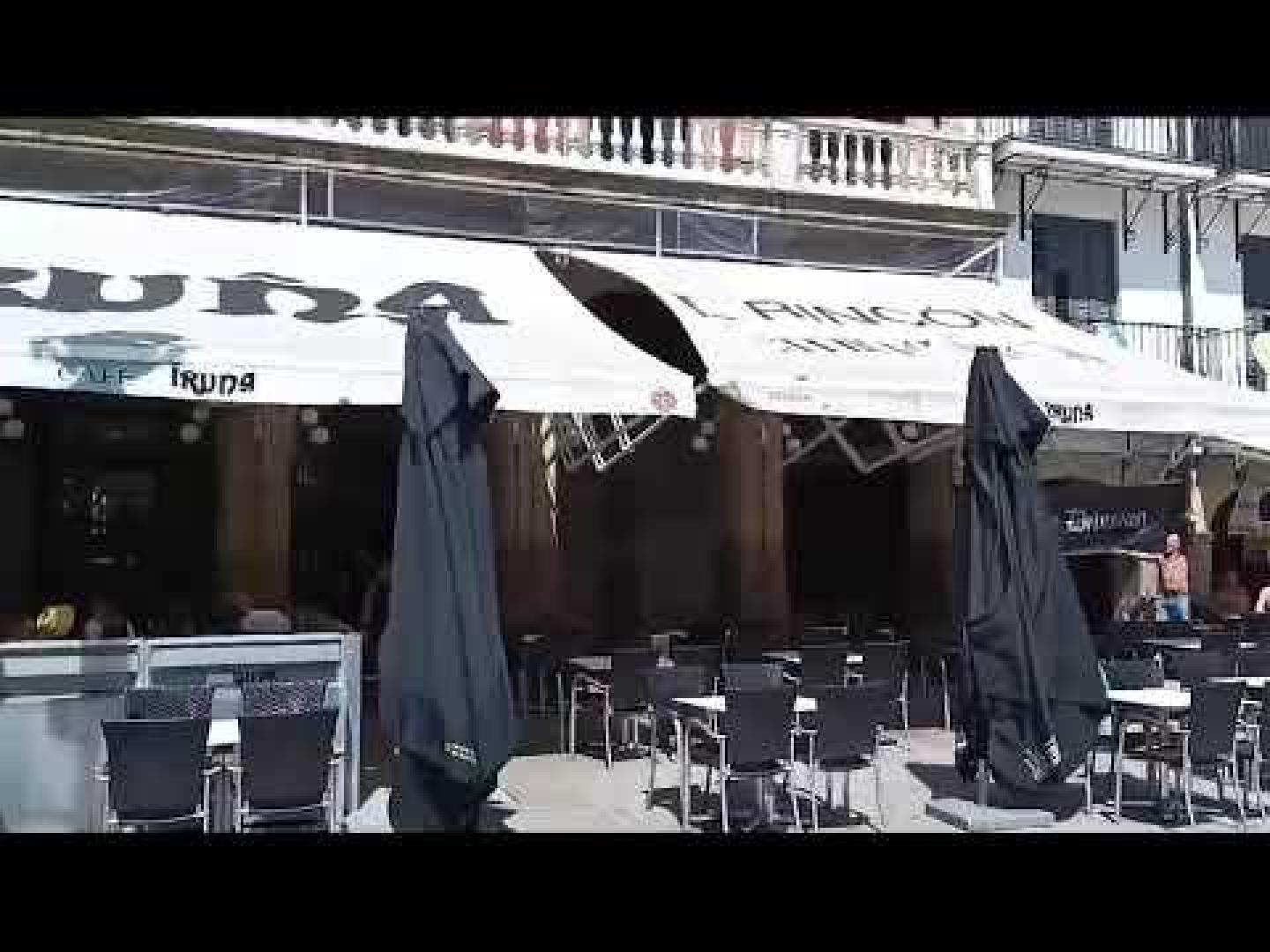 Hinchas del Brujas en las horas previas al partido