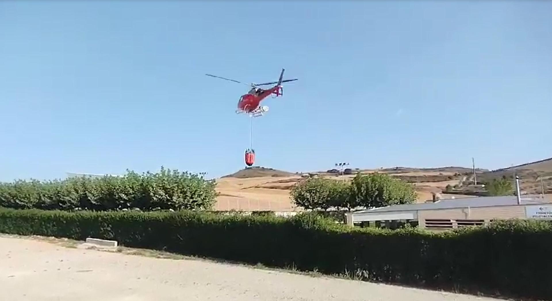 El fuego afecta a los términos municipales de Artajona, Obanos, Mendigorria y Puente la Reina