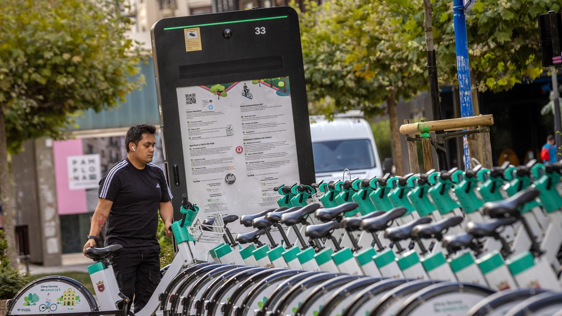 La suscripción mensual, por ejemplo, cuesta 15 euros al mes, a lo que habría que añadir el coste del viaje