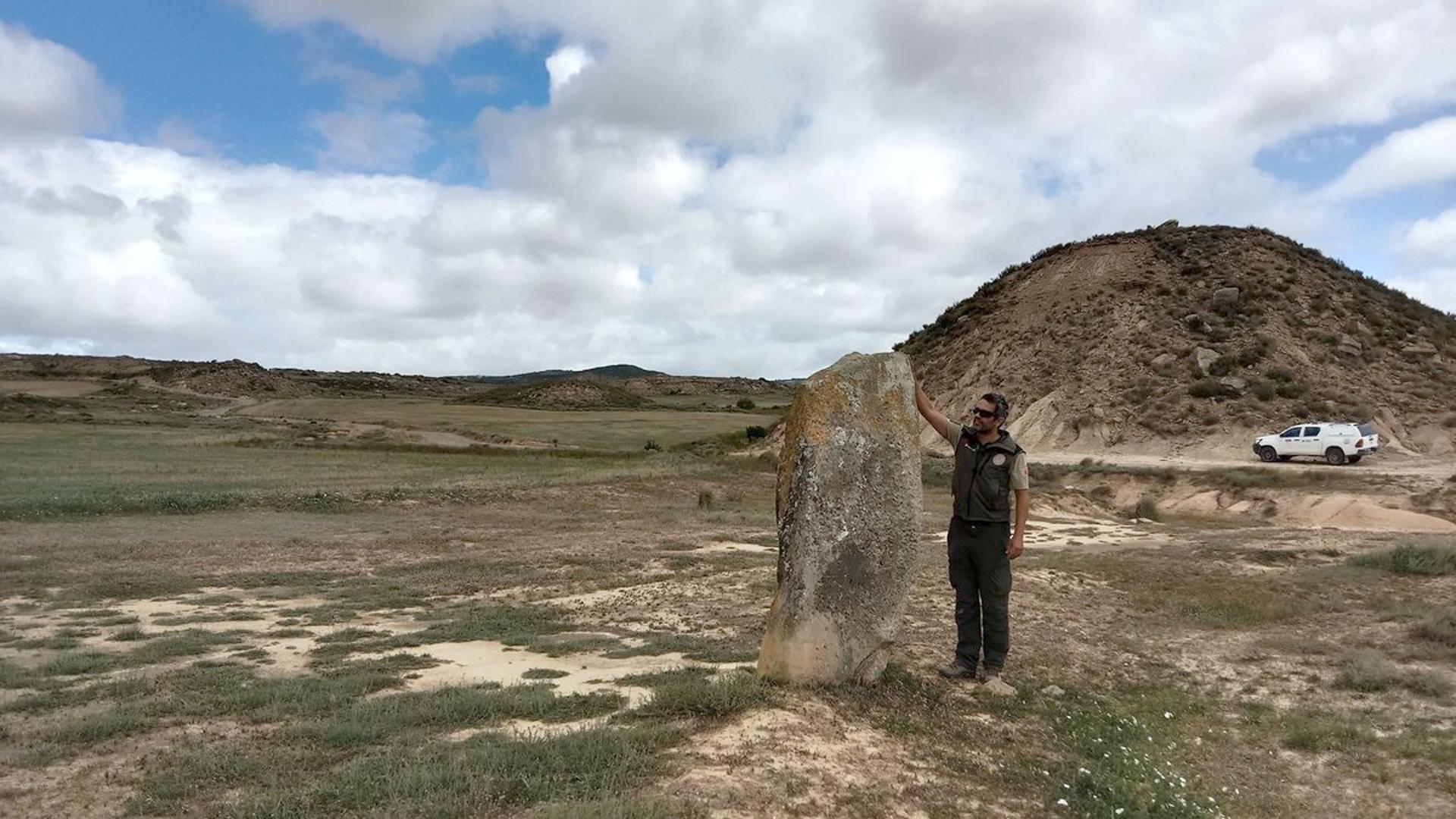Menhir localizado por los agentes de Guarderío de Medio Ambiente