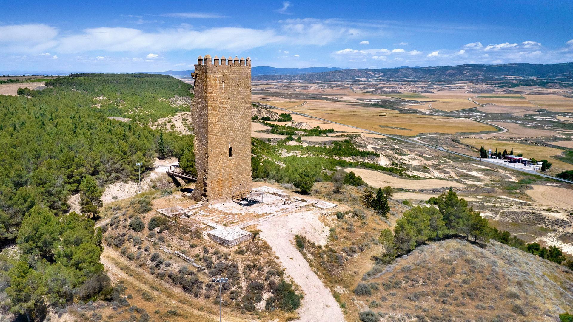 Sólo persiste en pie por completo un frente de la torre