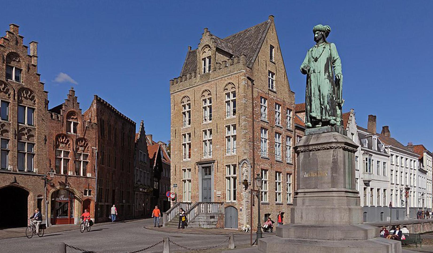 Plaza Van Eyck, en Brujas