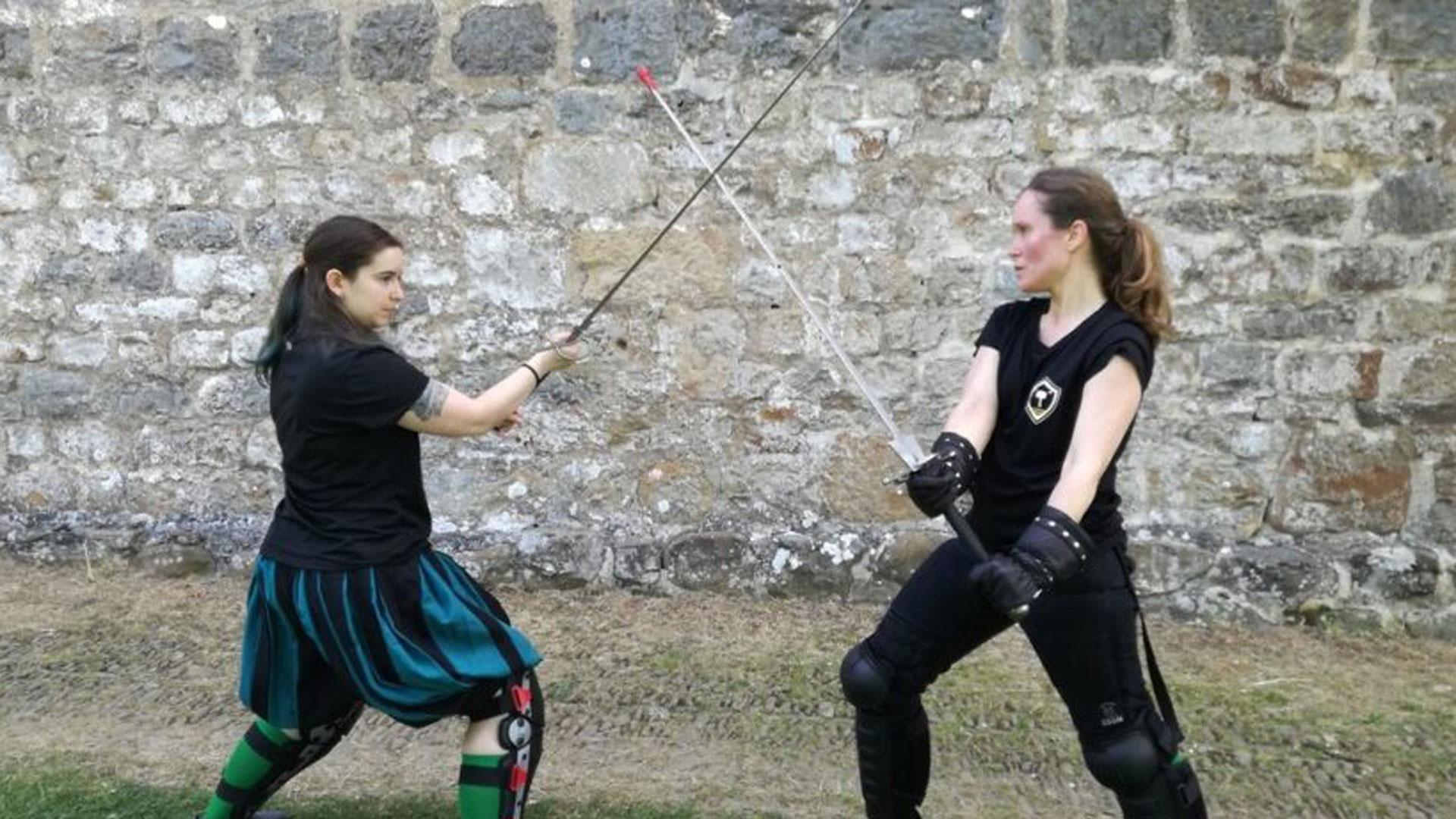 Exhibición y talleres de esgrima histórica