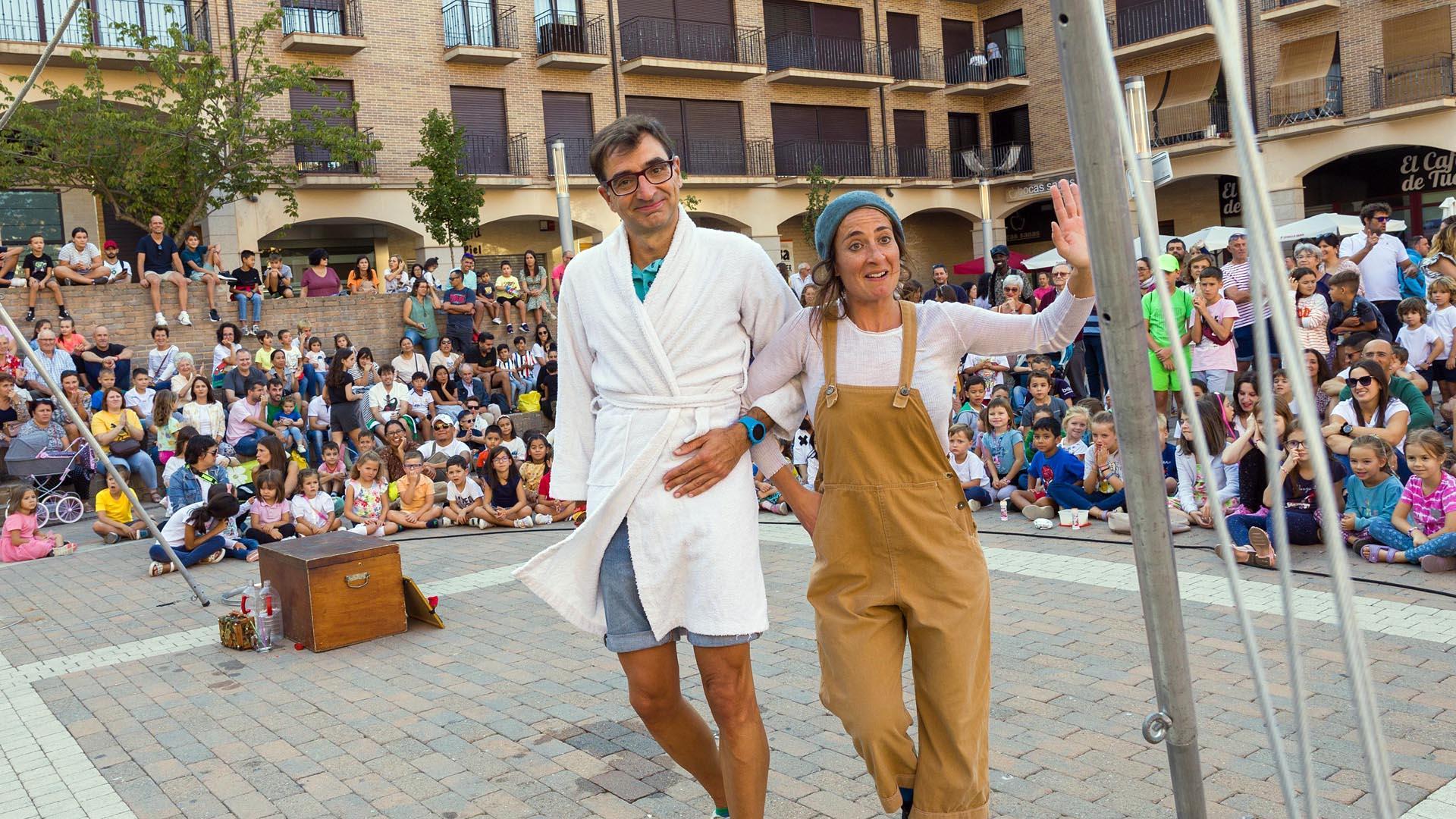 Espectáculos del Festival de Circo de Navarra en la plaza de los Fueros de Tudela.
