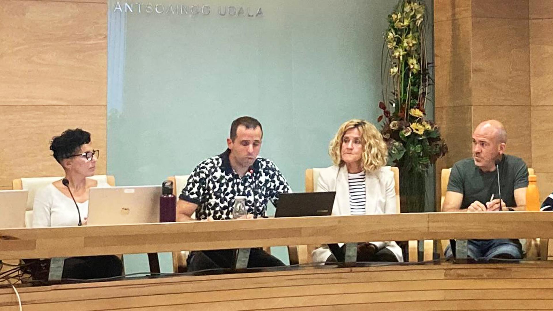 Marta Díez, Aritz Ayesa, Silvia Miranda y Jon Garai, ediles de EH Bildu