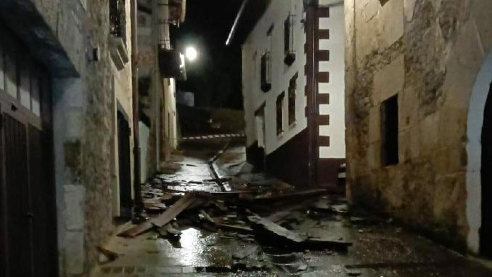 Escombros en la calle