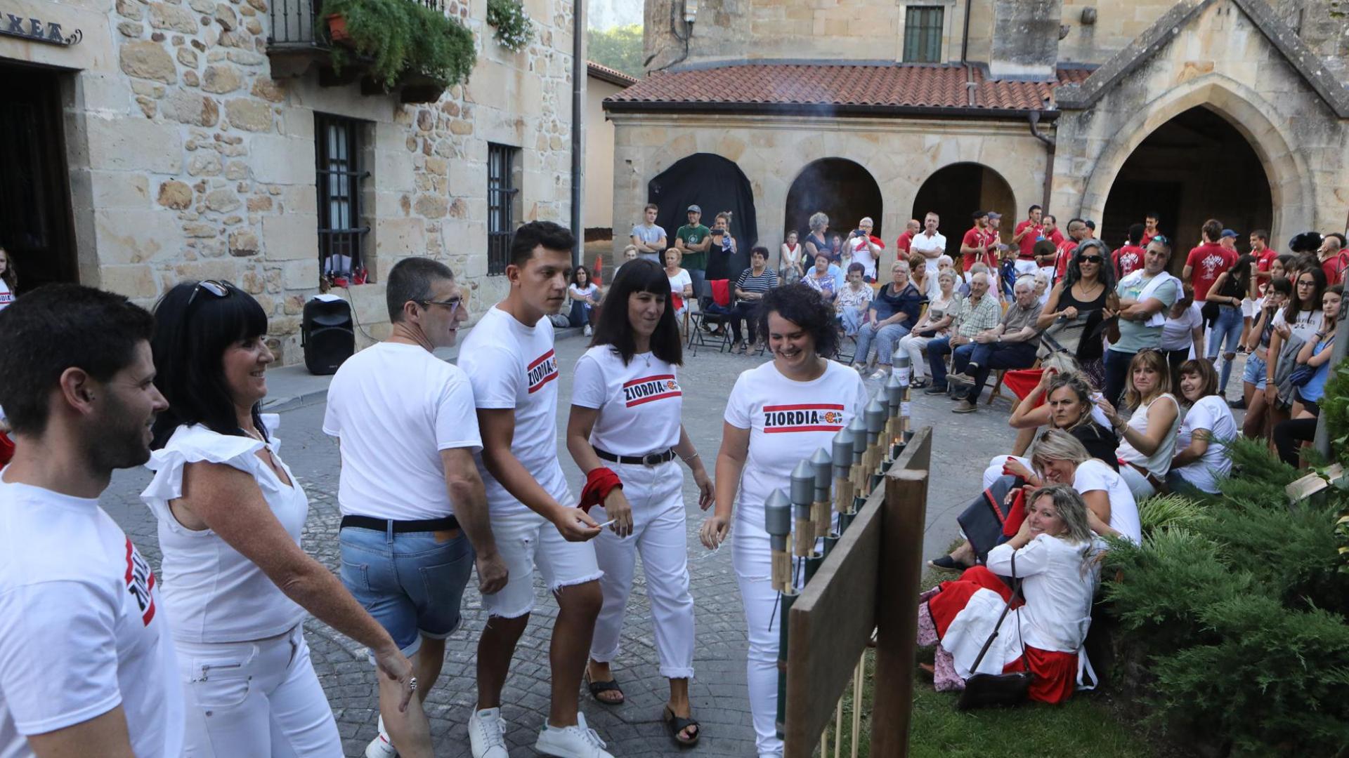 Imanol Urra,  Sandra Pérez, Iñigo Otxoa, Asier Ormazabal, Alaitz Ruiz de Galarreta y Maider Percaz