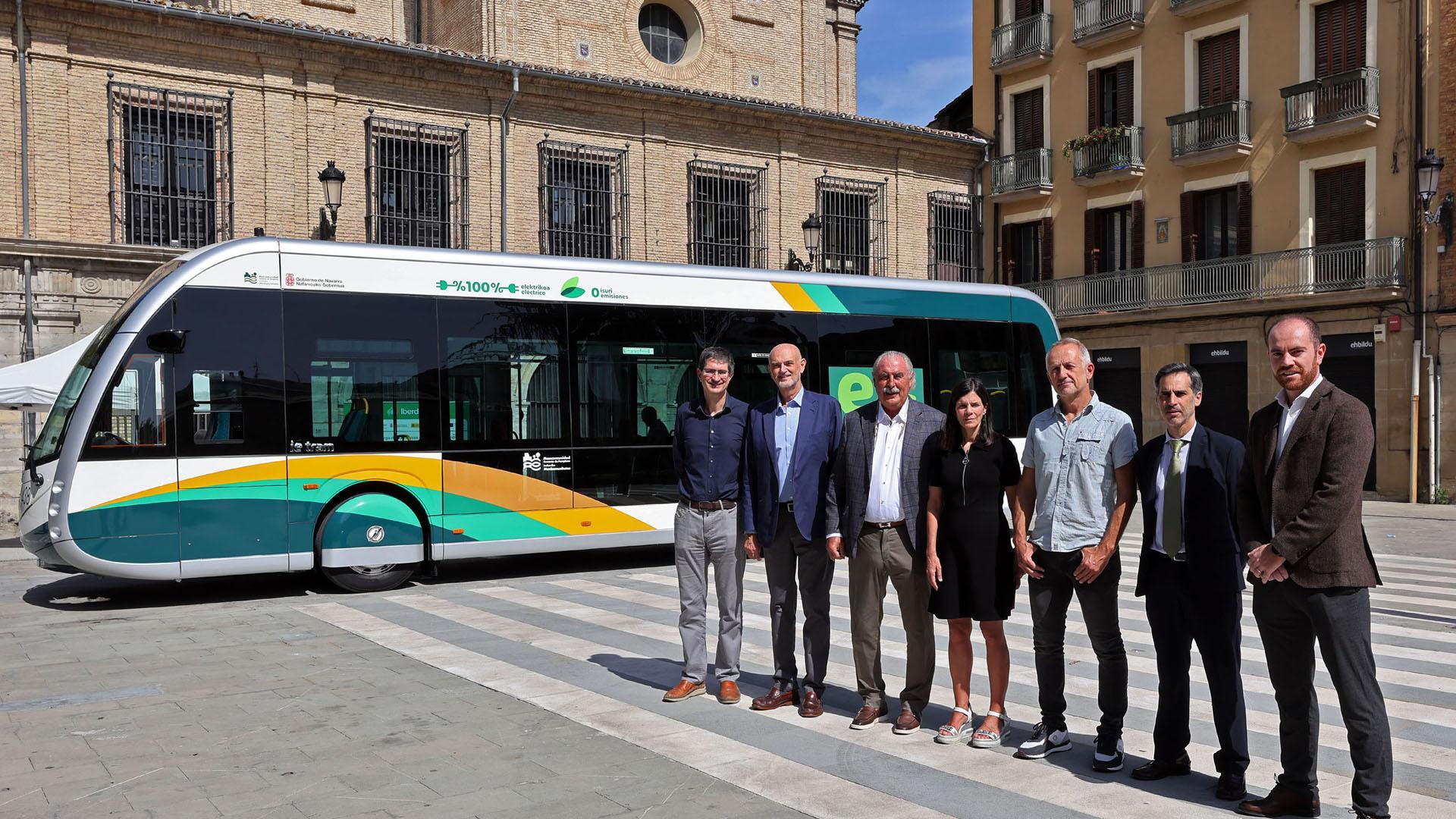 En el acto, celebrado en la calle Rincón de la Aduana –junto a la nueva sede de la MCP–, han intervenido la directora general de Transportes y Movilidad Sostenible del Gobierno de Navarra, Berta Miranda, el presidente de la MCP, David Campión, el director general del Grupo Moventis, Juan Giménez y el delegado de Iberdrola en la zona norte, Eduardo Lobato